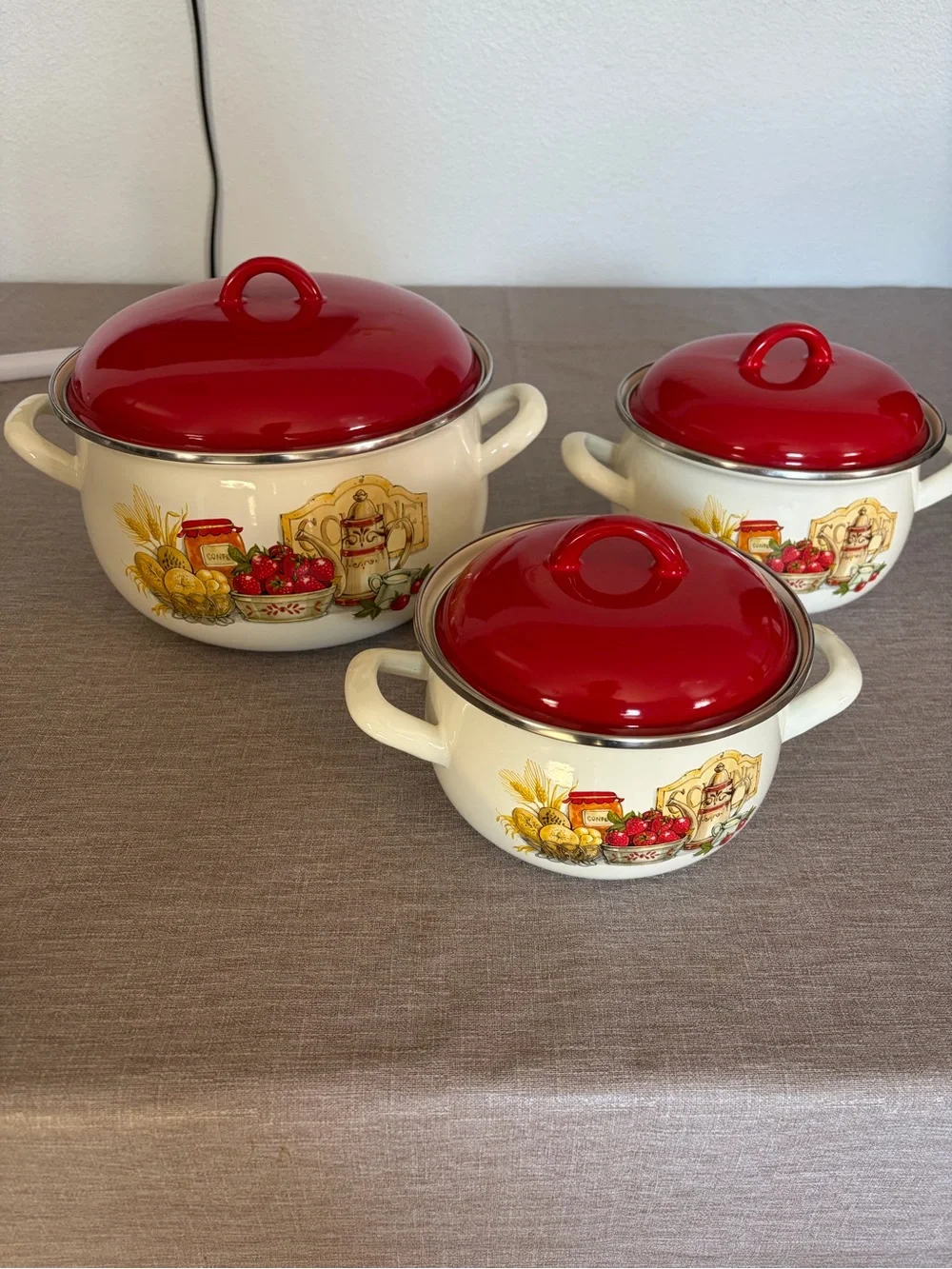 3-Piece Cream Ceramic Stockpot Set with Red Lids